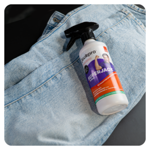 Grasvlekken met Superjack 2 spray van Jackpro verwijderen